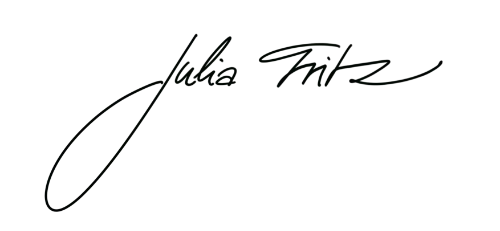 Auf dem Bild ist eine handgeschriebene Unterschrift von Julia Fritz zusehen.